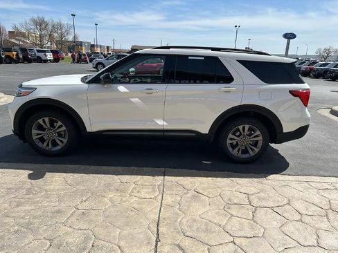 Certified 2022 Ford Explorer XLT w/ Equipment Group 202A AWD/4WD image 5