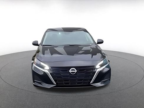 Used 2025 Nissan Altima 2.5 SV image 16