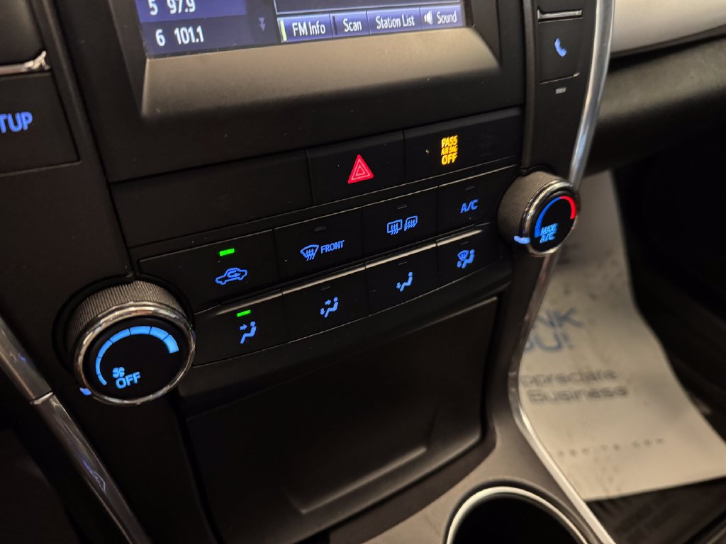 Used 2017 Toyota Camry SE FWD image 15