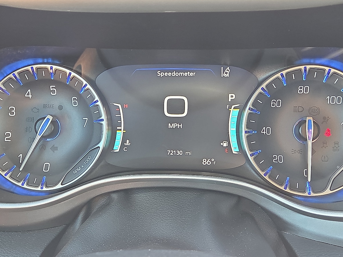 Used 2024 Chrysler Pacifica Touring-L FWD image 28