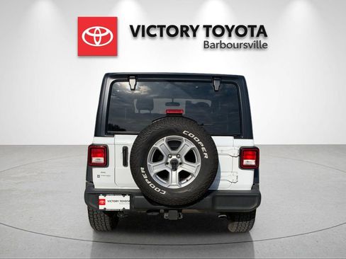Used 2022 Jeep Wrangler Sport AWD/4WD image 4