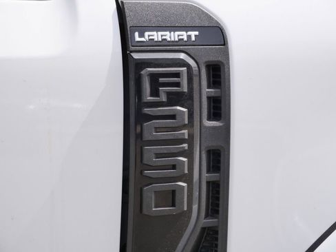 Used 2023 Ford F250 Lariat w/ Lariat Ultimate Package AWD/4WD image 15