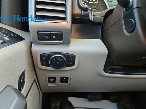 Used 2020 Ford F150 Limited image 30