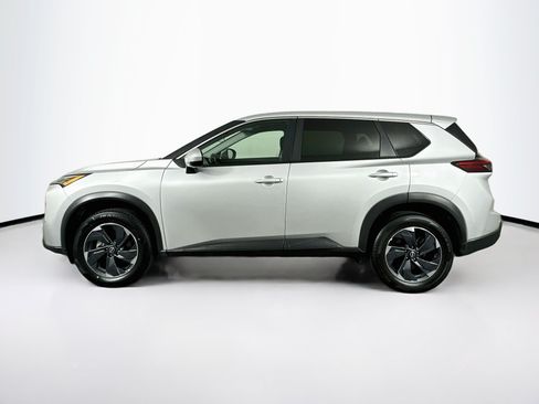 Used 2025 Nissan Rogue SV FWD image 4