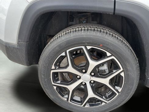 Used 2024 Jeep Compass Limited image 13