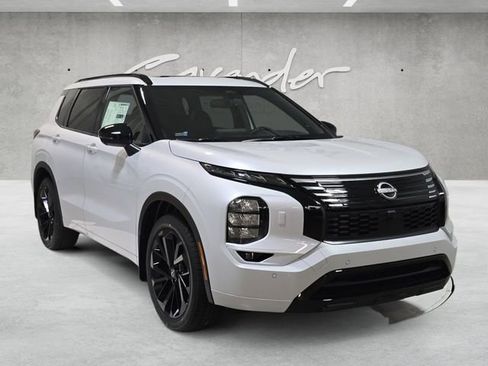 New 2026 Nissan Rogue Platinum AWD/4WD image 2