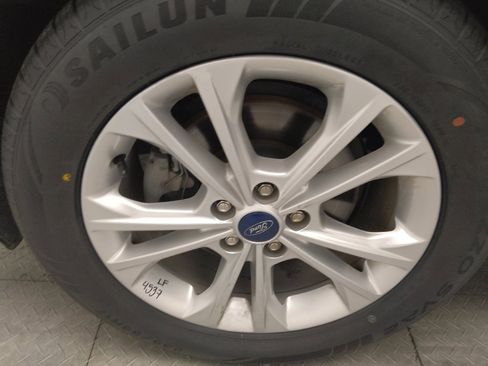 Used 2019 Ford Escape SE FWD image 31