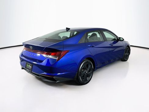 Used 2022 Hyundai Elantra SEL w/ Convenience Package FWD image 9