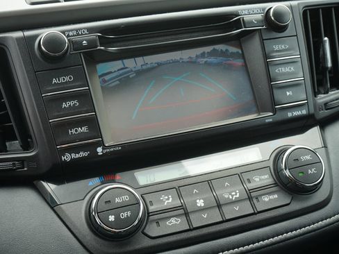 Used 2016 Toyota RAV4 XLE AWD/4WD image 19