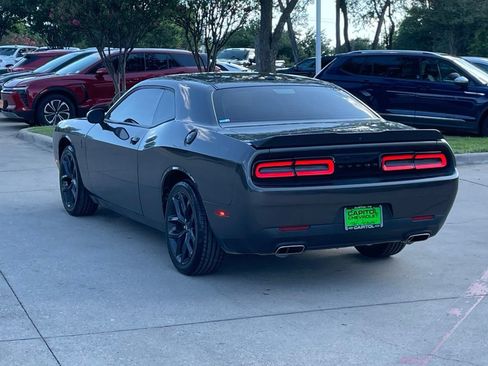 Used 2023 Dodge Challenger SXT w/ Blacktop Package RWD image 4