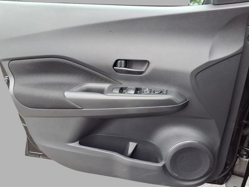 Used 2025 Nissan Kicks Play S FWD image 18