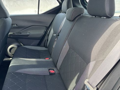 Used 2019 Nissan Kicks SV image 11