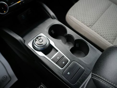 Used 2022 Ford Escape SE image 17