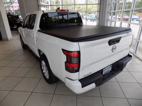 Used 2022 Nissan Frontier SV w/ Technology Package RWD image 6