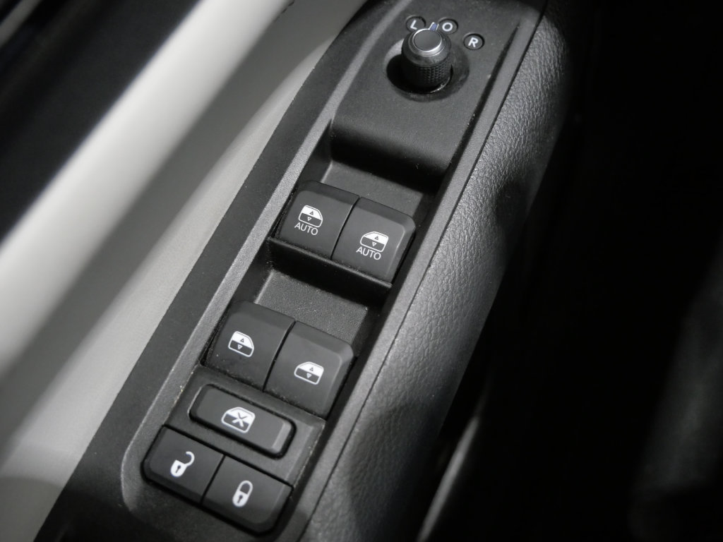 Used 2022 Jeep Compass Limited w/ Elite Group AWD/4WD image 10