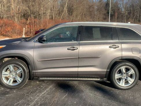 Used 2017 Toyota Highlander Limited image 5