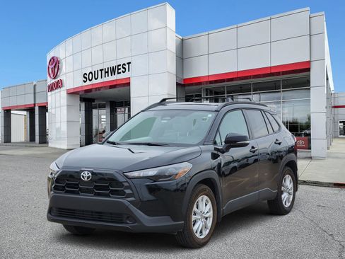 Used 2026 Toyota Corolla Cross LE w/ Moonroof Package FWD image 2