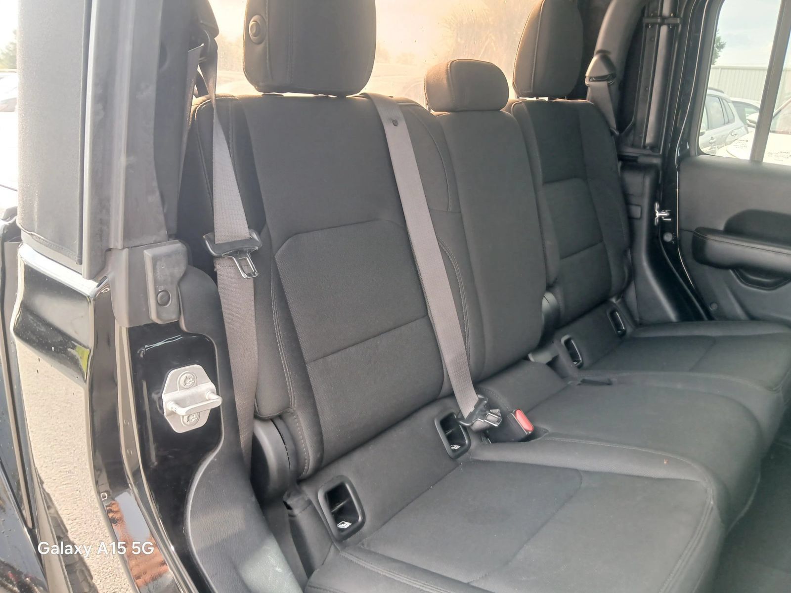 Used 2020 Jeep Gladiator Overland AWD/4WD image 15