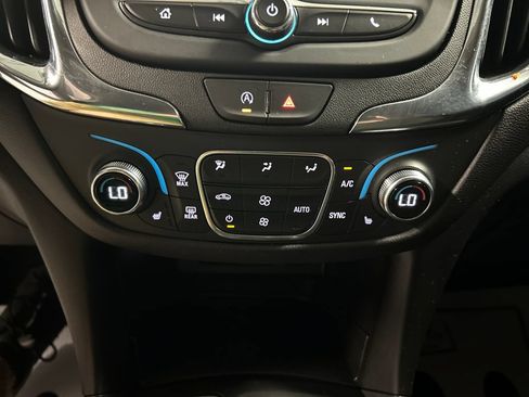 Used 2024 Chevrolet Equinox LT w/ LPO, Floor Liner Package FWD image 19