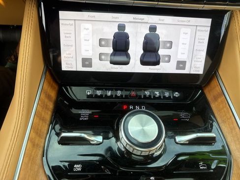 Used 2022 Jeep Grand Wagoneer Series III w/ Rear Seat Video Group 1 AWD/4WD image 17