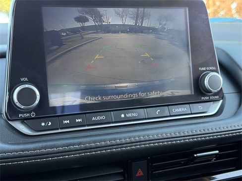 Used 2022 Nissan Rogue SV w/ SV Premium Package image 18