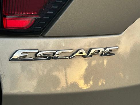 Used 2017 Ford Escape Titanium w/ Equipment Group 301A FWD image 23