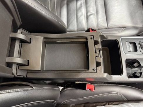 Used 2017 Ford Escape Titanium image 30