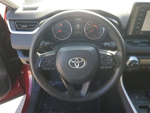 Used 2020 Toyota RAV4 XLE image 21