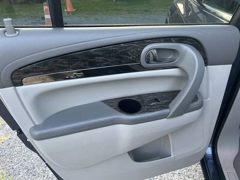 Used 2014 Buick Enclave Leather FWD image 15