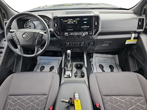 Used 2026 Nissan Frontier SV w/ Tow Package RWD image 13