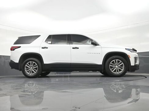 Used 2023 Chevrolet Traverse LS FWD image 29