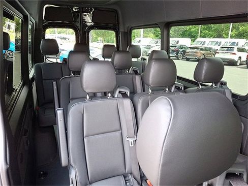 Used 2025 Mercedes-Benz Sprinter 2500 image 9