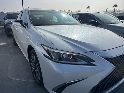 Used 2022 Lexus ES 300h image 1