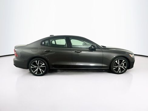 Used 2024 Volvo S60 B5 Core FWD image 10