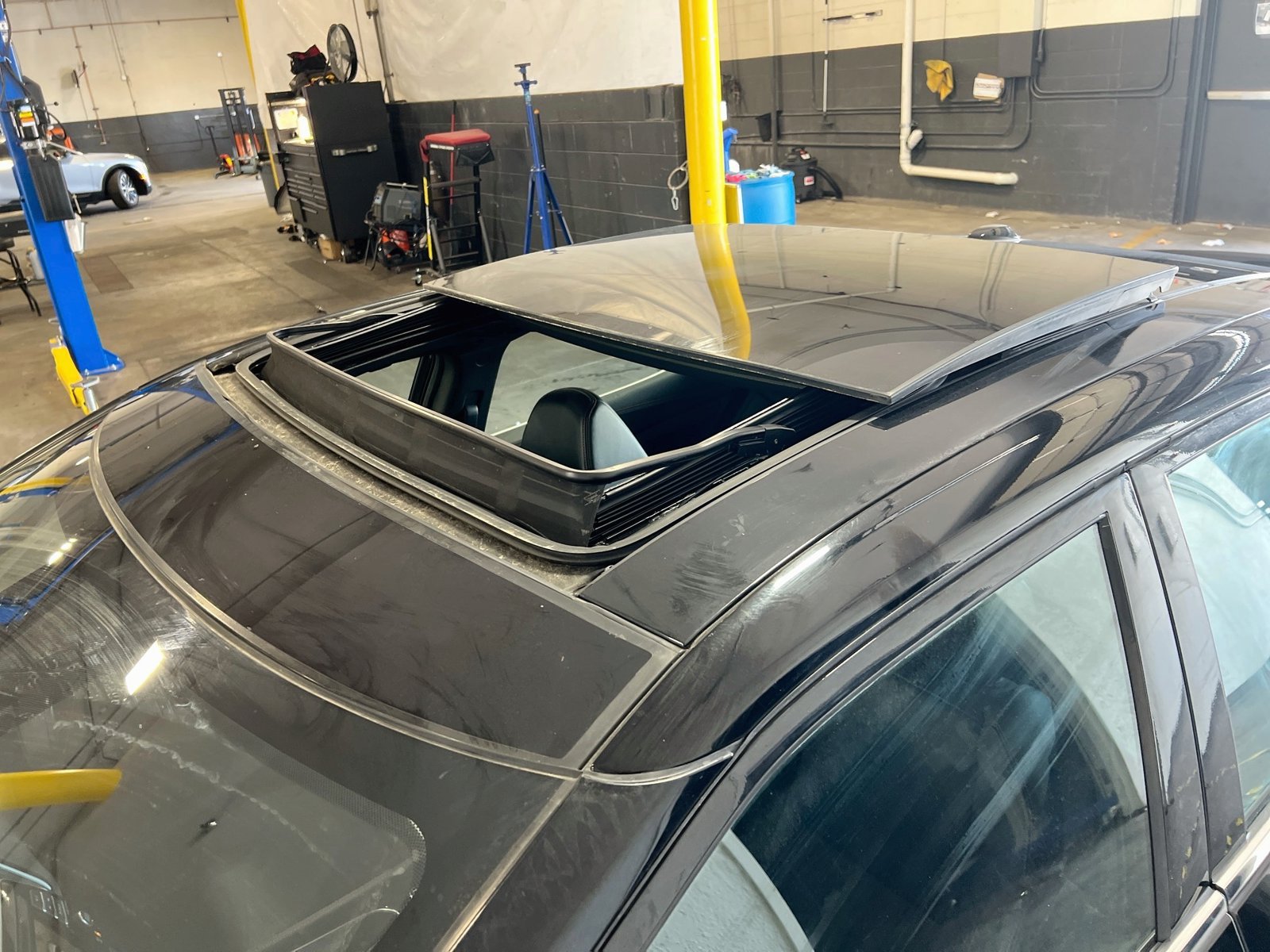 Used 2022 Nissan Maxima SR w/ Sport Mat Group FWD image 21