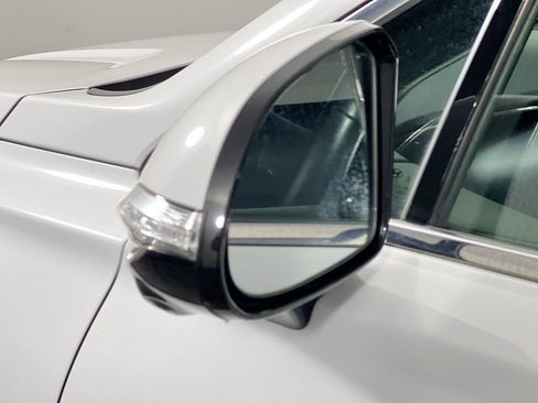 Used 2023 Hyundai Santa Fe SEL w/ Premium Package image 10