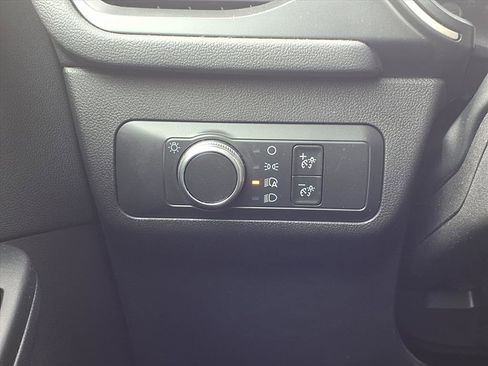 Used 2020 Ford Escape SE image 19