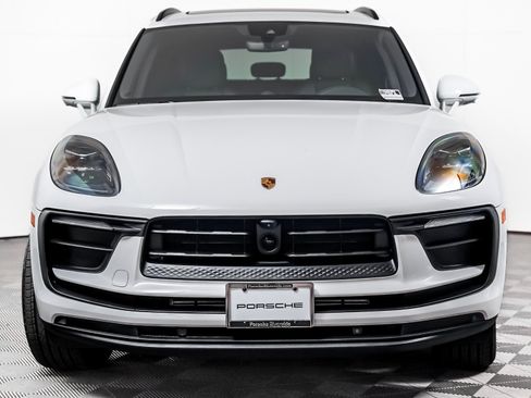 Certified 2026 Porsche Macan AWD/4WD image 7