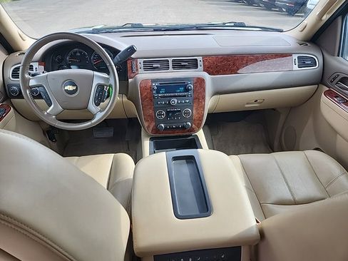 Used 2013 Chevrolet Tahoe LT w/ Luxury Package AWD/4WD image 30
