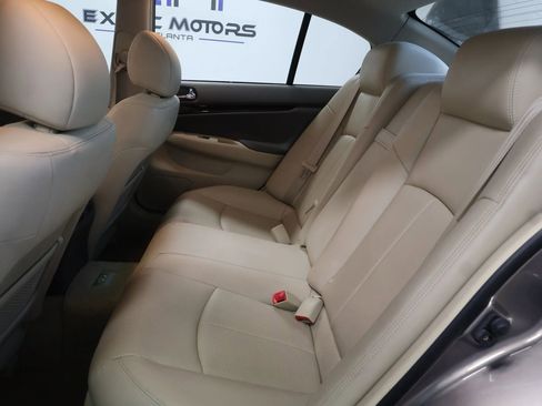 Used 2011 INFINITI G37 Journey w/ Premium Pkg image 27