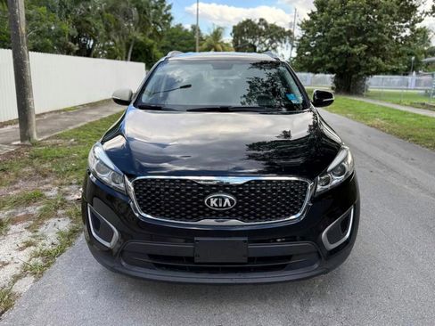 Used 2017 Kia Sorento LX image 5