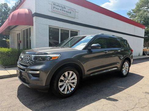 Used 2020 Ford Explorer Limited w/ Class III Trailer Tow Package AWD/4WD image 2
