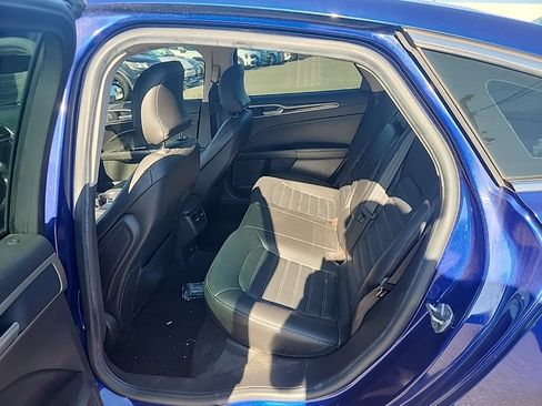 Used 2016 Ford Fusion SE w/ Equipment Group 202A FWD image 19