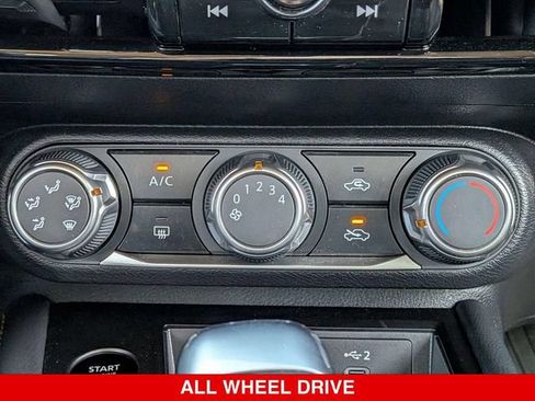 Certified 2025 Nissan Kicks SV AWD/4WD image 26