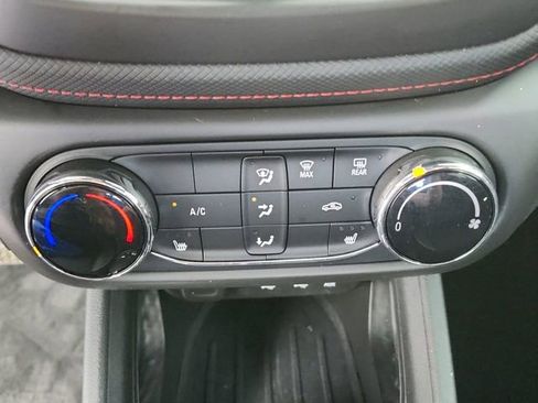 Used 2023 Chevrolet TrailBlazer RS FWD image 30