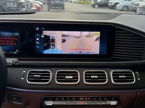 Used 2025 Mercedes-Benz GLS 450 4MATIC image 27