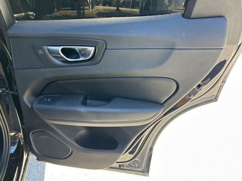 Used 2020 Volvo XC60 T5 Momentum image 46
