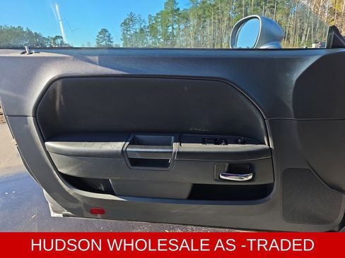 Used 2014 Dodge Challenger SXT image 26