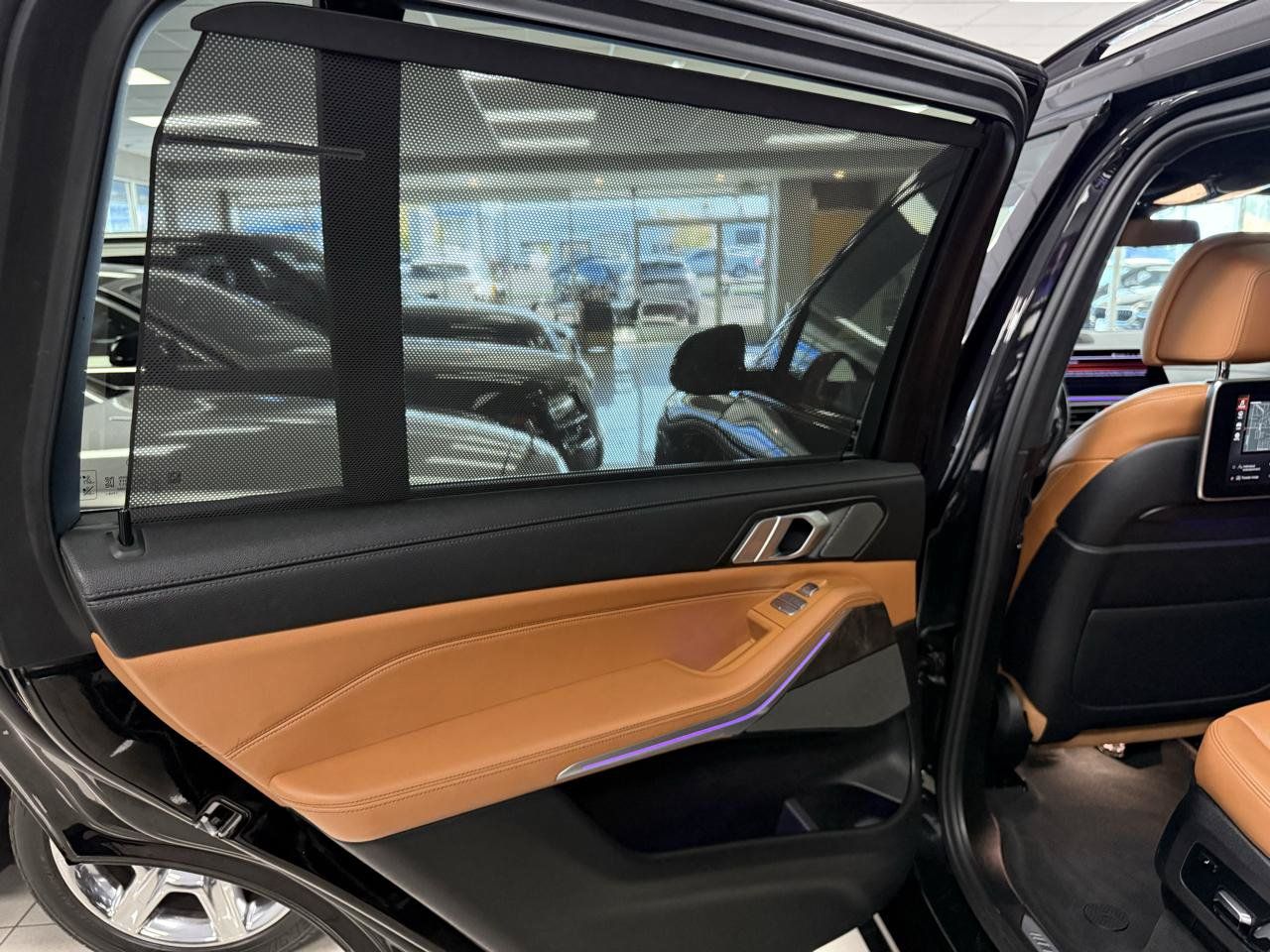 Used 2019 BMW X7 xDrive40i w/ Premium Package AWD/4WD image 11