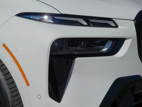 New 2026 BMW X7 xDrive40i w/ M Sport Package image 8